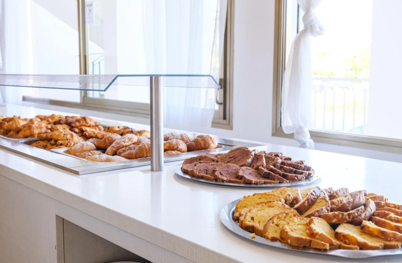 media.ALEXANDER24-32